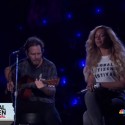 Beyonce Joins Pearl Jam For ‘Redemption’ At Global Citizen Festival [VIDEO]