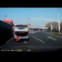 Toddler Falls Out Of Car Trunk In China And Parents Don’t Notice [VIDEO]